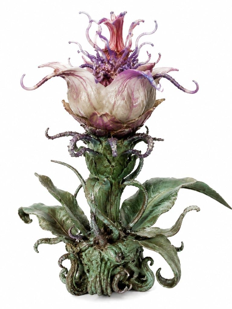 奇幻风格的奇花异卉，紫色花瓣与碧绿叶片交织，触手状结构，写实神话植物